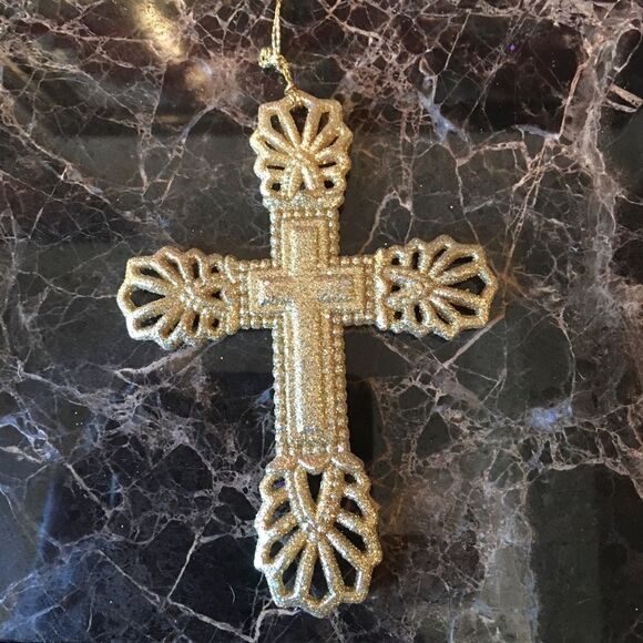 One 1 Eyelet Etched Golden Cross Ornament - decor! - Picture 13 of 15